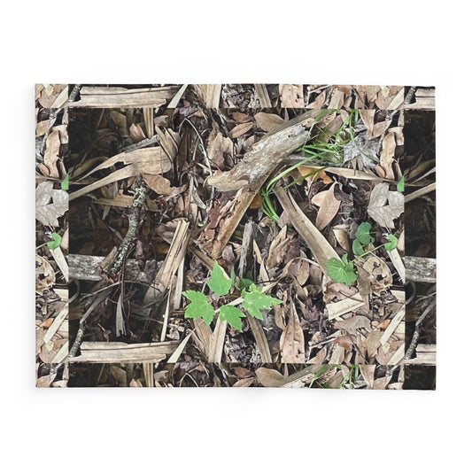 Camo Woodland Fleece Blanket — Outdoor Moss & Leaf Pattern Cozy Throw