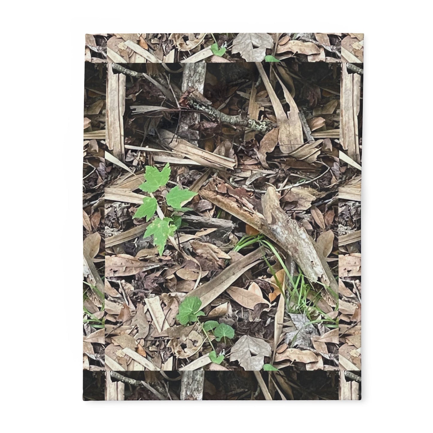 Camo Woodland Fleece Blanket — Outdoor Moss & Leaf Pattern Cozy Throw